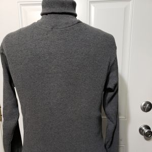 Perry Ellis turtleneck sweater size M